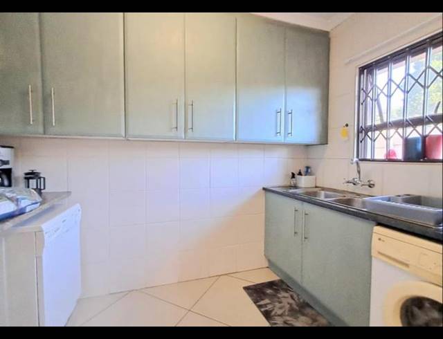3 BEDROOM TOWNHOUSE FOR SALE IN RACEVIEW